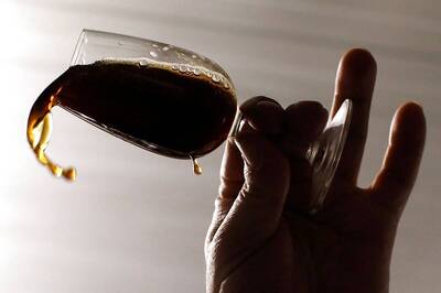 Covid-19 Vaccine and Alcohol: All Your Queries Answered on Drinking Before & After Jabs