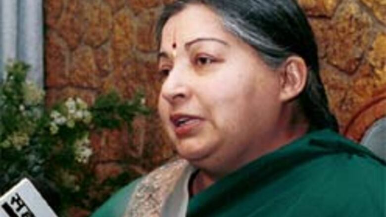 Jaya casts vote at Thousand Lights