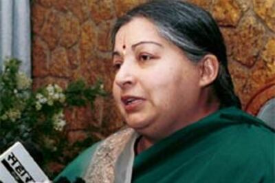 Jaya casts vote at Thousand Lights