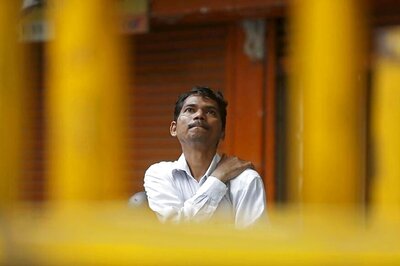 Market Posts Minuscule Gains Ahead of Poll D-day