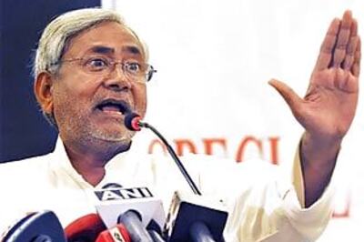 Nitish asks Sibal to reconsider new criterion for IIT-JEE