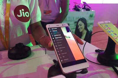 Reliance Jio 4G Speeds Slow? Here's What You Need to Know About Daily FUP