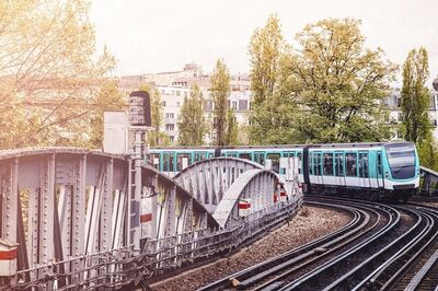 Paris to Study Pollution-Busting Free transport