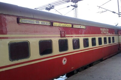 Railways to install work stations in Rajdhani trains