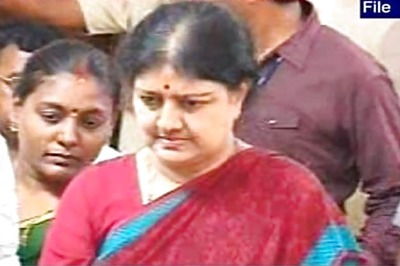 Karuna asked me to turn against Jaya, says Sasikala
