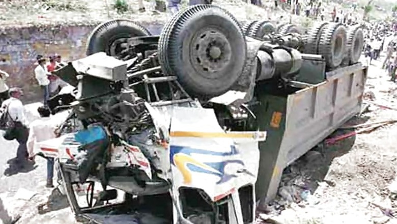 Eight Killed as Two Buses collide in Jharkhand