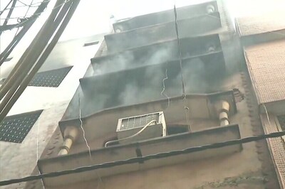 Smoke Seen in Same Delhi Anaj Mandi Building Where Sunday's Blaze Killed 43