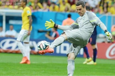 Brazil goalkeeper Julio Cesar joins Benfica