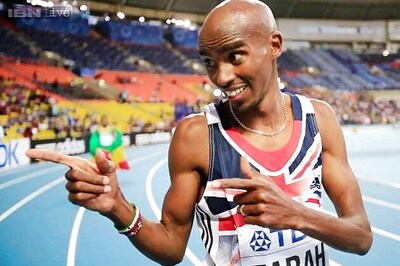 Mo Farah wins 5000m gold to become double world champion