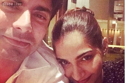Photo of the day: Fawad Khan and Sonam Kapoor look adorable as they pose for a selfie