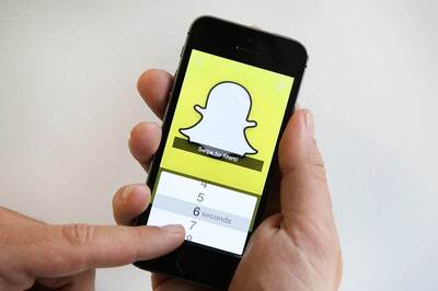 Snapchat vs Facebook: 6 Ways Facebook Tried to Kill Snapchat