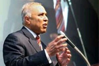 Sarin goes to Ruia villa to woo them