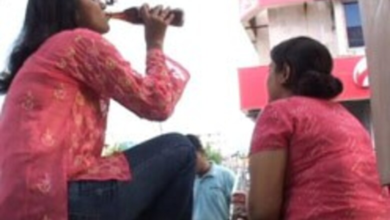 Drinking cola may weaken women's bones