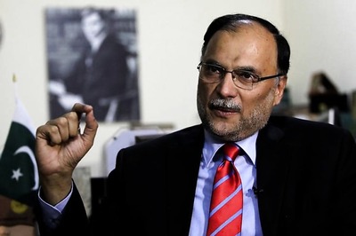 Pakistan Interior Minister Injured in Assassination Bid, Say Police