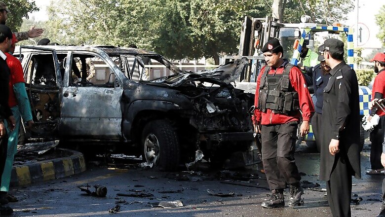 Suicide Bomber Kills at Least 11 Soldiers in Northern Pakistan