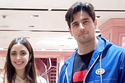 Kiara Advani and Sidharth Malhotra Holiday Photo From Japan LEAKS Online, Couple Pose With Fans