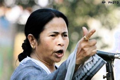 Mamata ridicules AAP's fund raising dinner