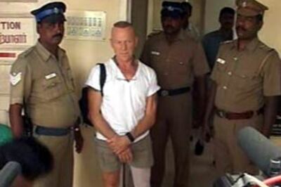 US citizen passes through Delhi customs with arms