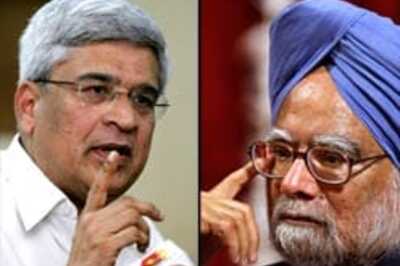Chat Now: Is the Government better off without Left?