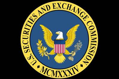 US SEC probes trading in Facebook, Twitter