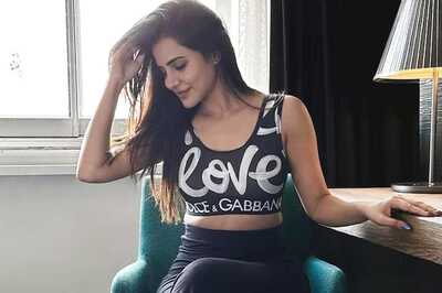 Ashu Reddy's Effortlessly Chic Look With A Message On Body Positivity Has Fans' Approval