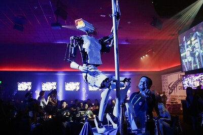 CES 2018: Pole-Dancing Robots Aim to Spice up Nerd Fest