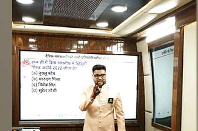 Rajasthan Teacher Takes Online Class on Wedding Day, Becomes Viral Sensation