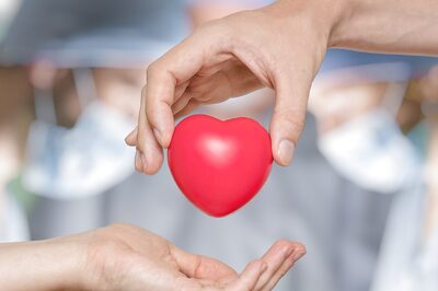World Organ Donation Day 2021: Is it Safe to Donate Your Organs? How to Become an Organ Donor?