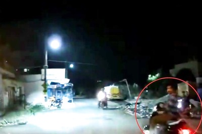 Bengaluru Road Rage: Thug Chases Car on Busy Sarjapur Road at Night, Video Goes Viral