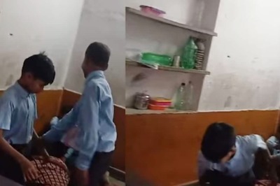 Jaipur Teacher on the Ground, Students Giving Her Leg 'Massage': Viral Video Sparks Anger