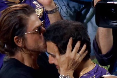 Shah Rukh Khan Kisses Gautam Gambhir's Forehead as KKR Win 3rd IPL Title: WATCH