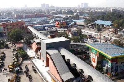 Skywalk Connecting Delhi Metro With New Delhi Railway Station Opens For Public