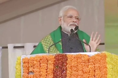 PM Modi Pays Respect to Spiritual Leader Shivakumara Swamiji at Siddaganga Math in Karnataka