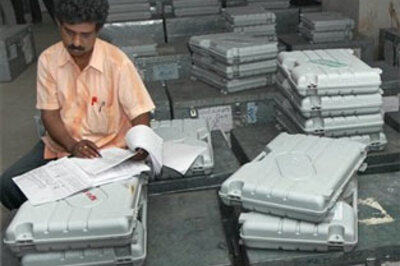 EVMs foolproof, no plan to scrap them: poll panel