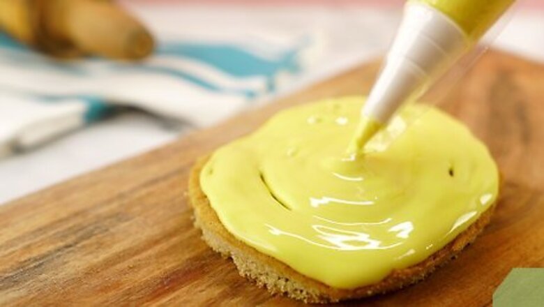 How to Decorate Cookies with Stencils