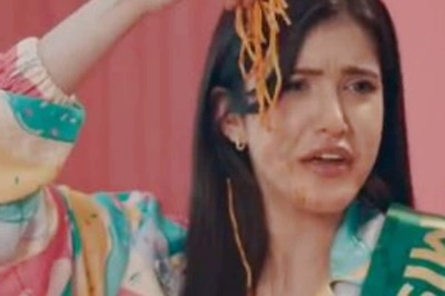 Shanaya Kapoor’s Spaghetti Mess Gets a Huge Shout Out From Karan Johar