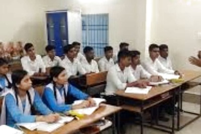 10 Students From Chhattisgarh's Coaching Centre For Economically Weaker Candidates Crack NEET