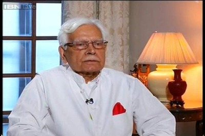 Natwar Singh lambasts Sonia Gandhi for not treating him well