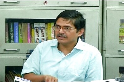 UP IPS officer Amitabh Thakur to move Home Ministry for CBI probe amid tussle with Mulayam Singh