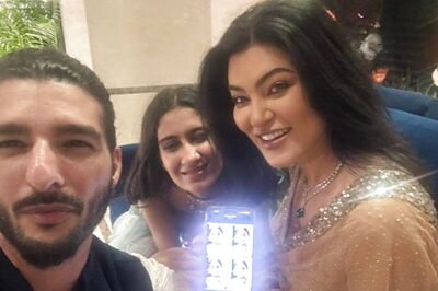 Sushmita Sen Sends Out Diwali Wishes With Rumoured Boyfriend Rohman Shawl And Daughter Renee