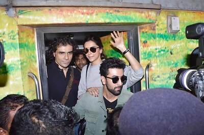 Ranbir Kapoor, Deepika Padukone together board train to Delhi to promote 'Tamasha'