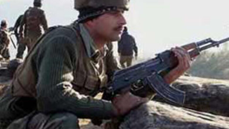 NATO kills 30 insurgents on Pakistan territory