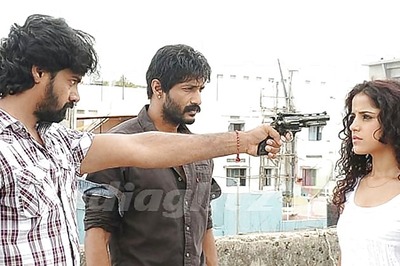 Actress Piaa Bajpai to act in 'Dhalam'