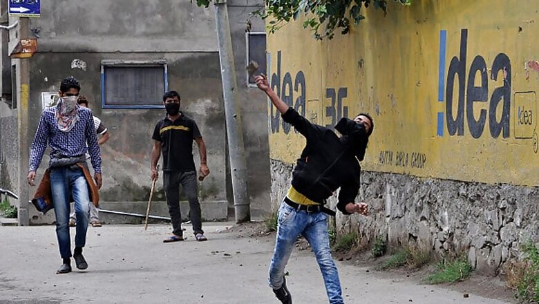 How Six Youths From UP Ended Up Being Stone Pelters in Kashmir