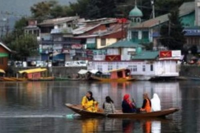 Jammu and Kashmir Tourism Department Organises Festival Near Dal Lake to Welcome Spring