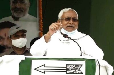 'They Don't Know Alphabets & Talk About Jobs': Nitish Attacks 9th Dropout-Tejashwi, Stays Mum on Chirag