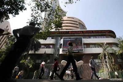 Sensex ends flat; cap goods, IT, metals fall