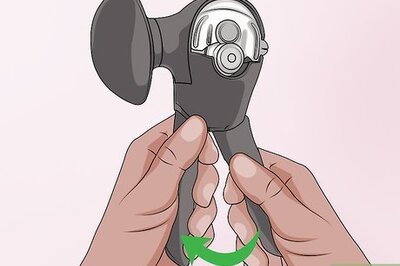 How to Use an Oxo Can Opener