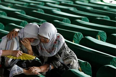 Bosnians to bury 520 Srebrenica genocide victims