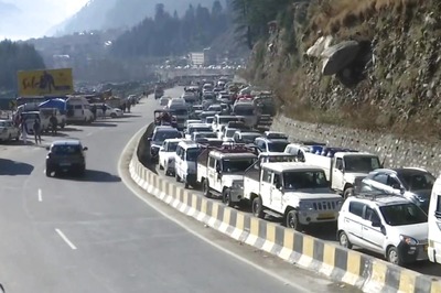 New Year 2023: Massive Manali Jam, Mumbai Traffic Curbs as Indians Prep for Mega Festivity